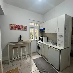 istos-studio-in-the-city-center.hotels-of-thessaloniki.com/